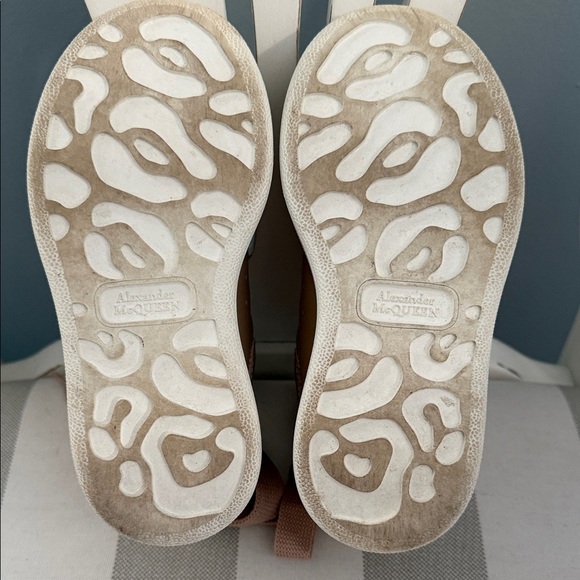 Alexander McQueen Beige/Nude Toddler Oversized Sneakers - size 26 (9-9.5) - Picture 4 of 11
